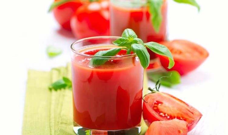Succo di pomodoro e basilico (una delle erbe più salutari al mondo): fai il carico di vitamine - Ricette 